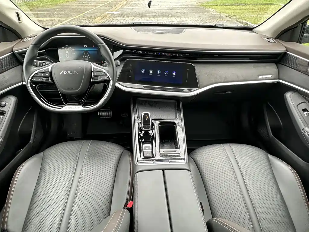 DONGFENG YI HYUN MAX