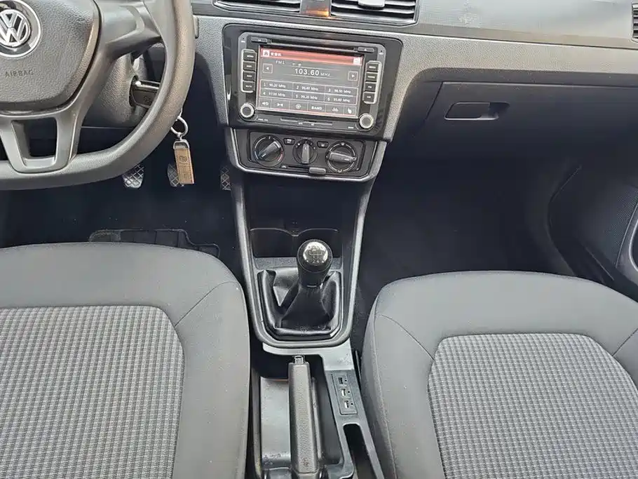 Volkswagen Santana — миниатюра 16