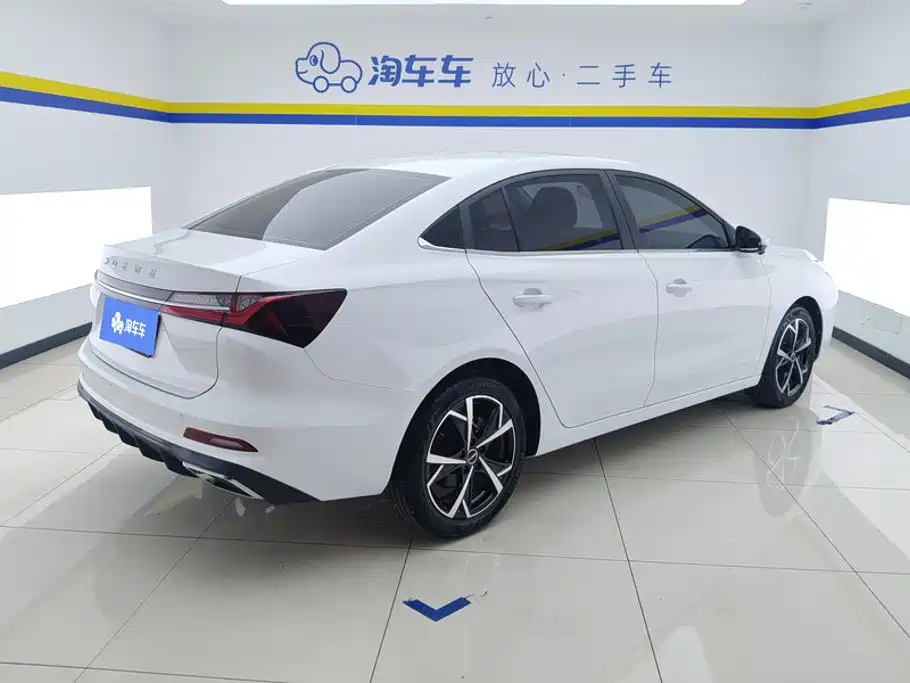 Roewe i5 — миниатюра 3