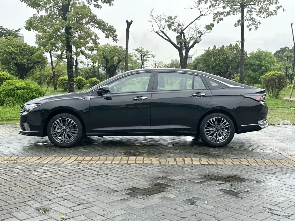 DONGFENG YI HYUN MAX