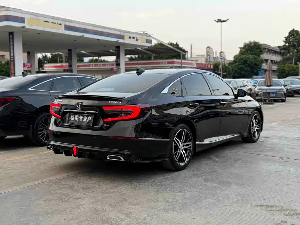 Honda Accord — миниатюра 6