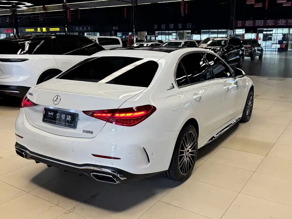 Mercedes-Benz C-Class — миниатюра 13