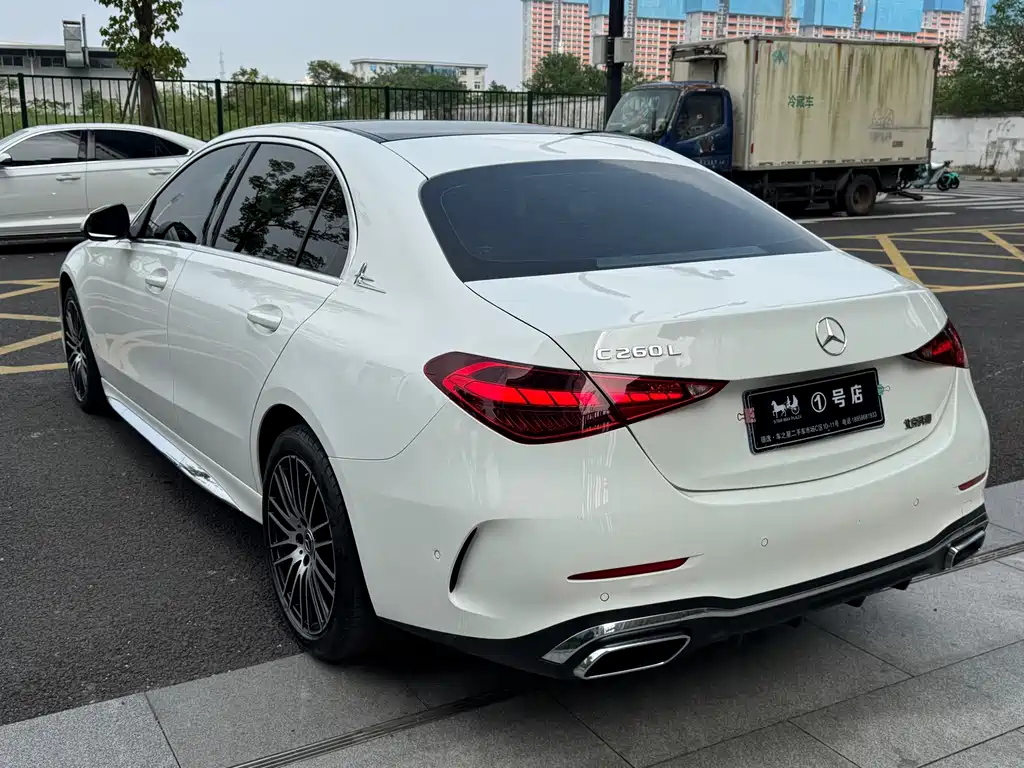 Mercedes-Benz C-Class — миниатюра 6