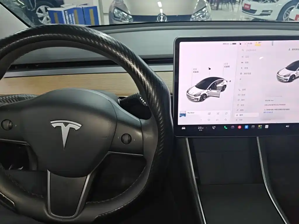 Tesla Model 3 — миниатюра 10