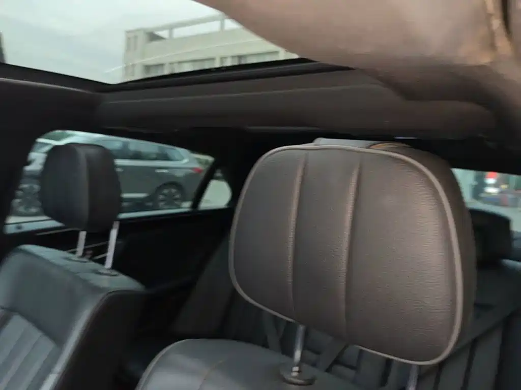 Mercedes-Benz E-Class — миниатюра 18