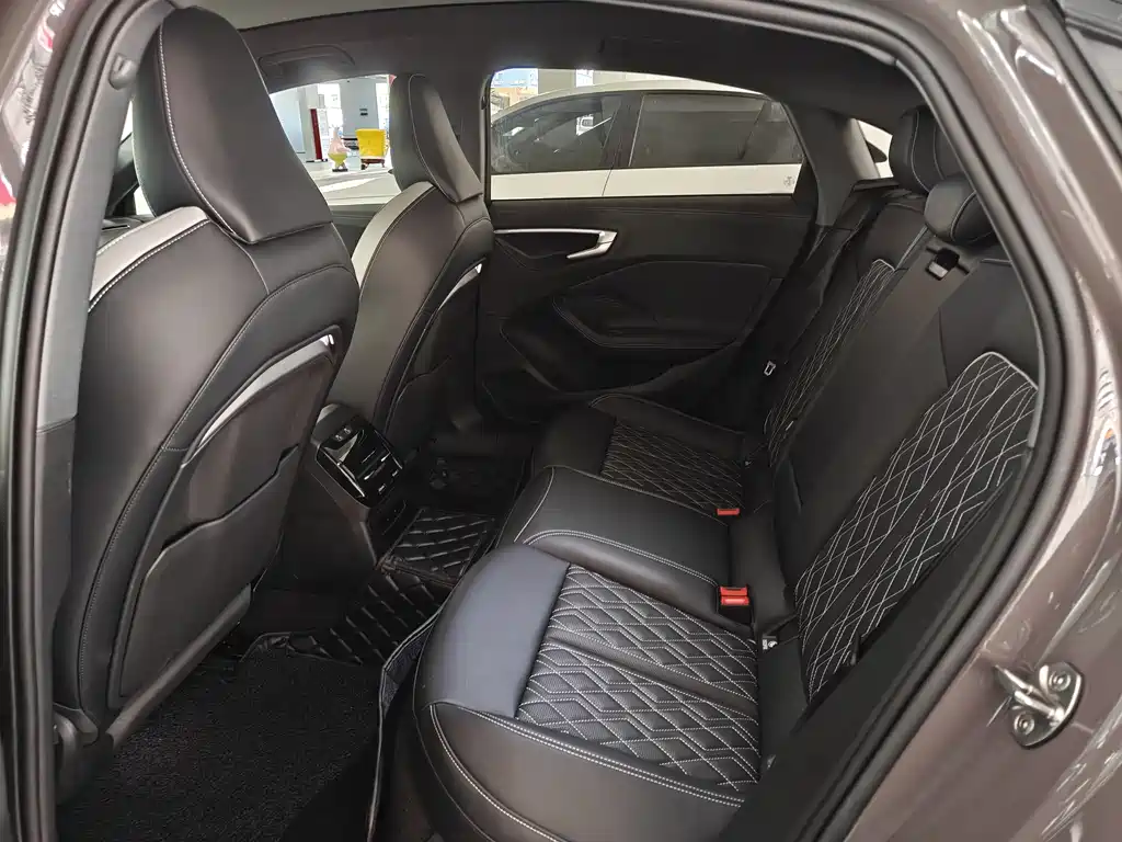 Audi A5L 2026 2.0T Sport Plus