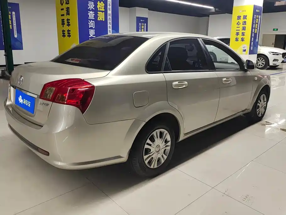 Buick Excelle — миниатюра 3