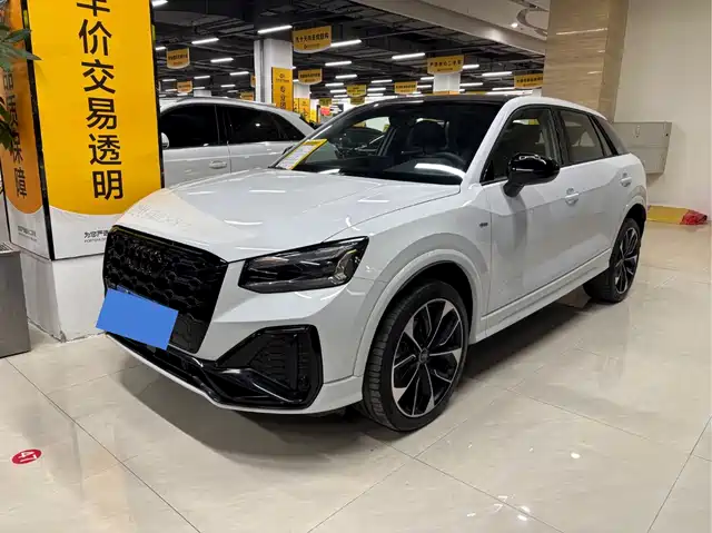 AUDI Q2L 2024