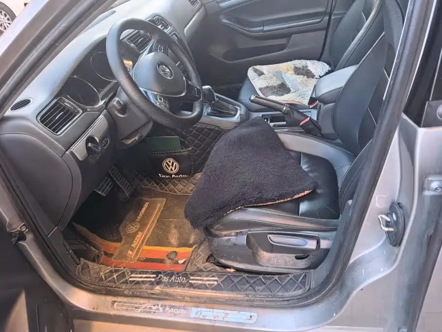 Volkswagen Sagitar — миниатюра 9