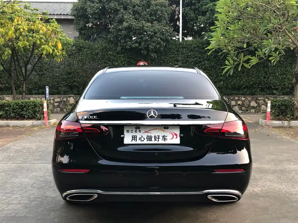 Mercedes-Benz E-Class — миниатюра 5