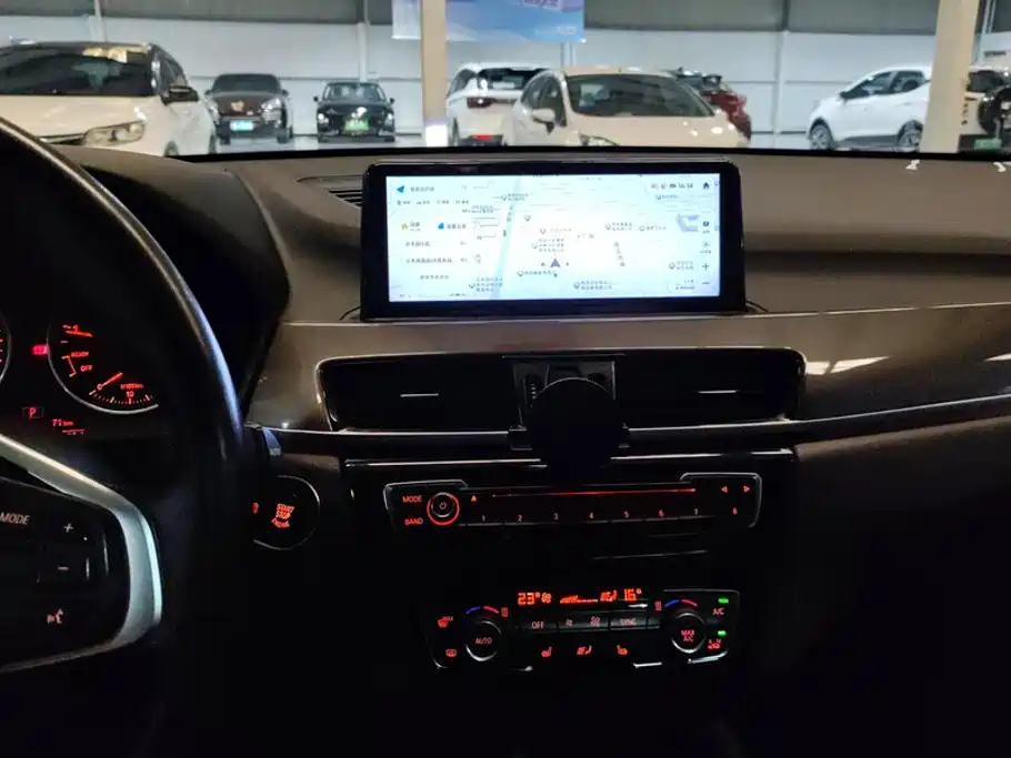 BMW X1 — миниатюра 13