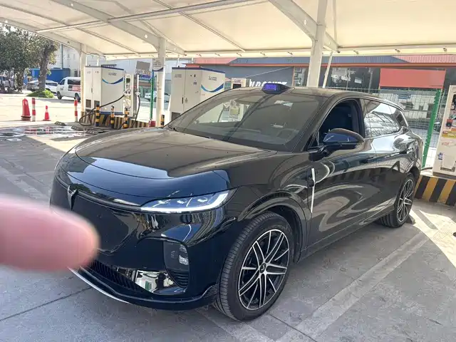 VOYAH LAN TU ZHIYIN 2025