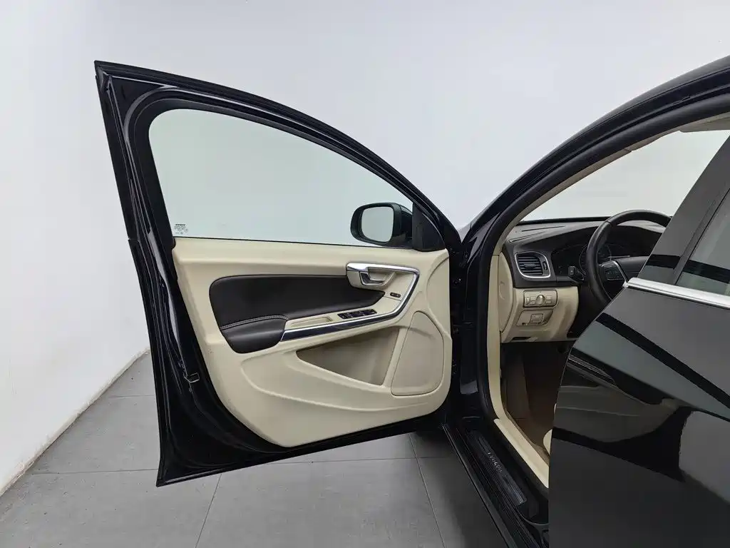 Volvo S60 — миниатюра 8