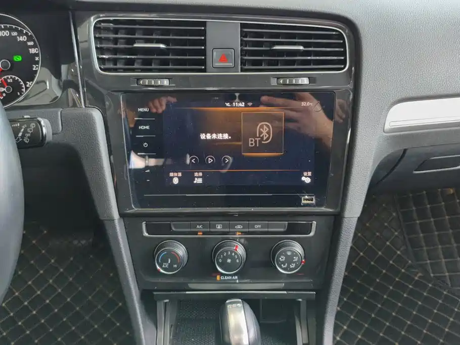 Volkswagen Golf — миниатюра 13