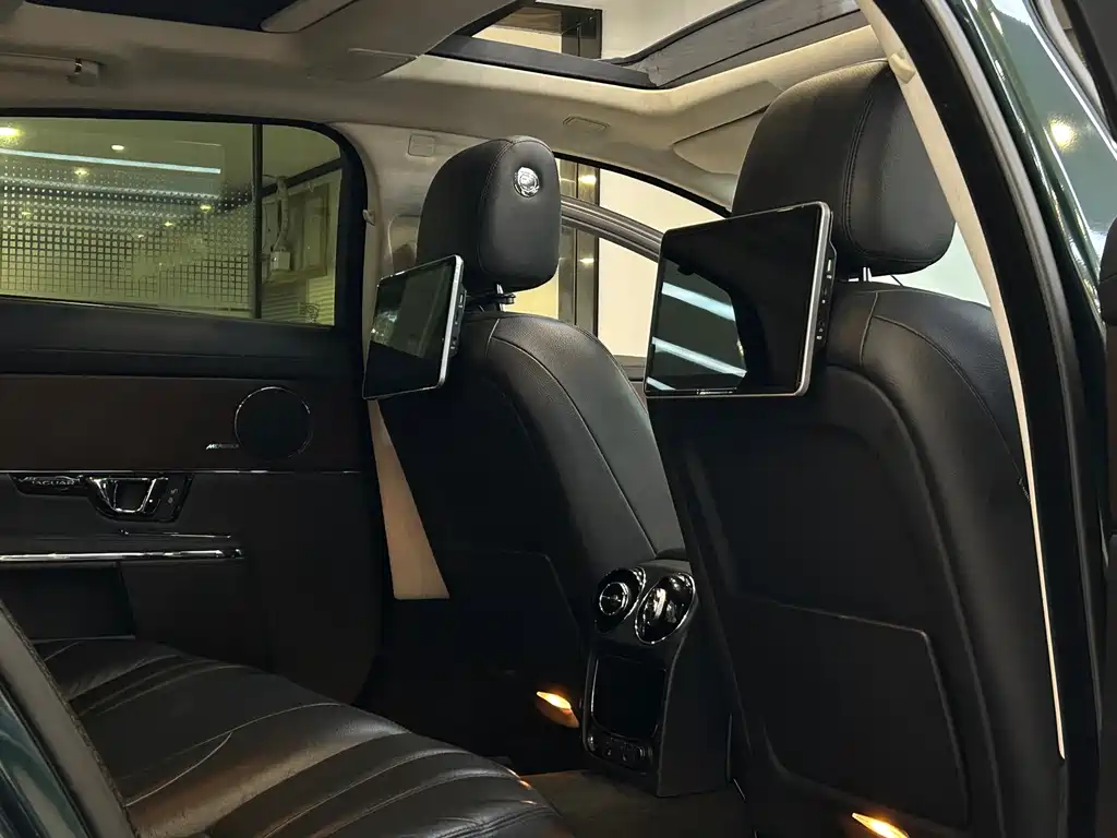 Jaguar XJ — миниатюра 8
