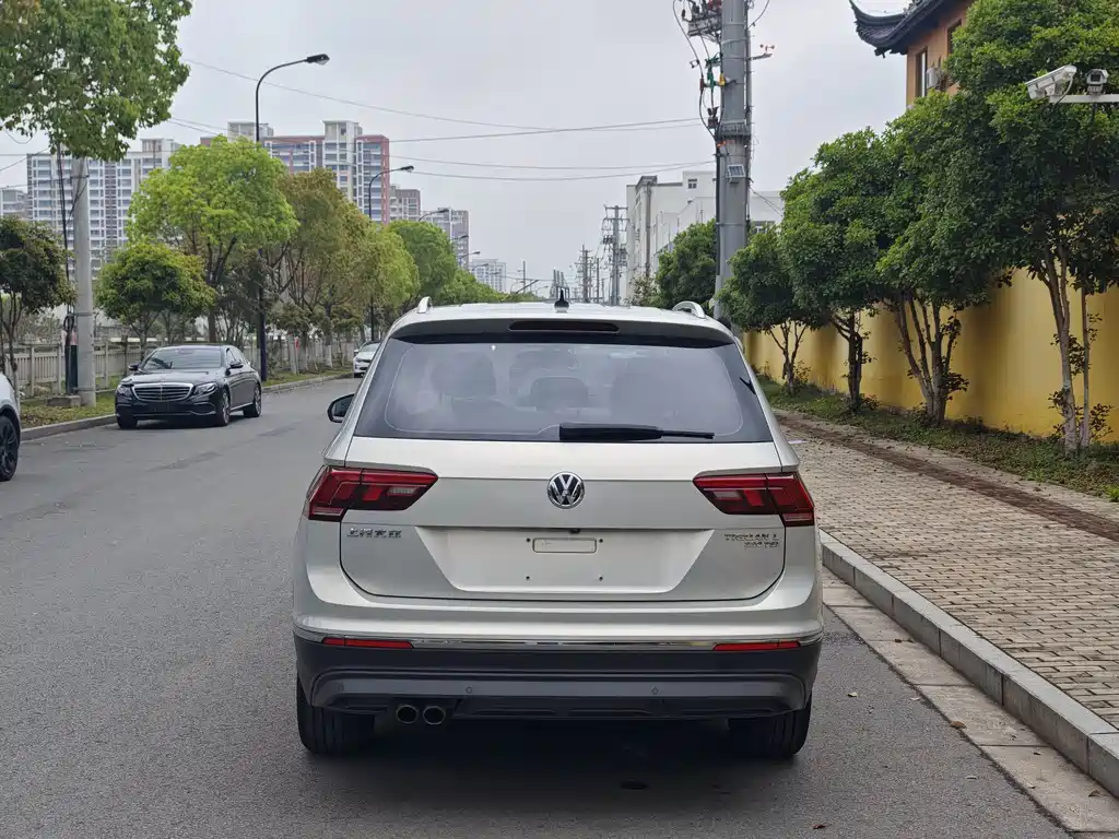 Volkswagen Tiguan L — миниатюра 14