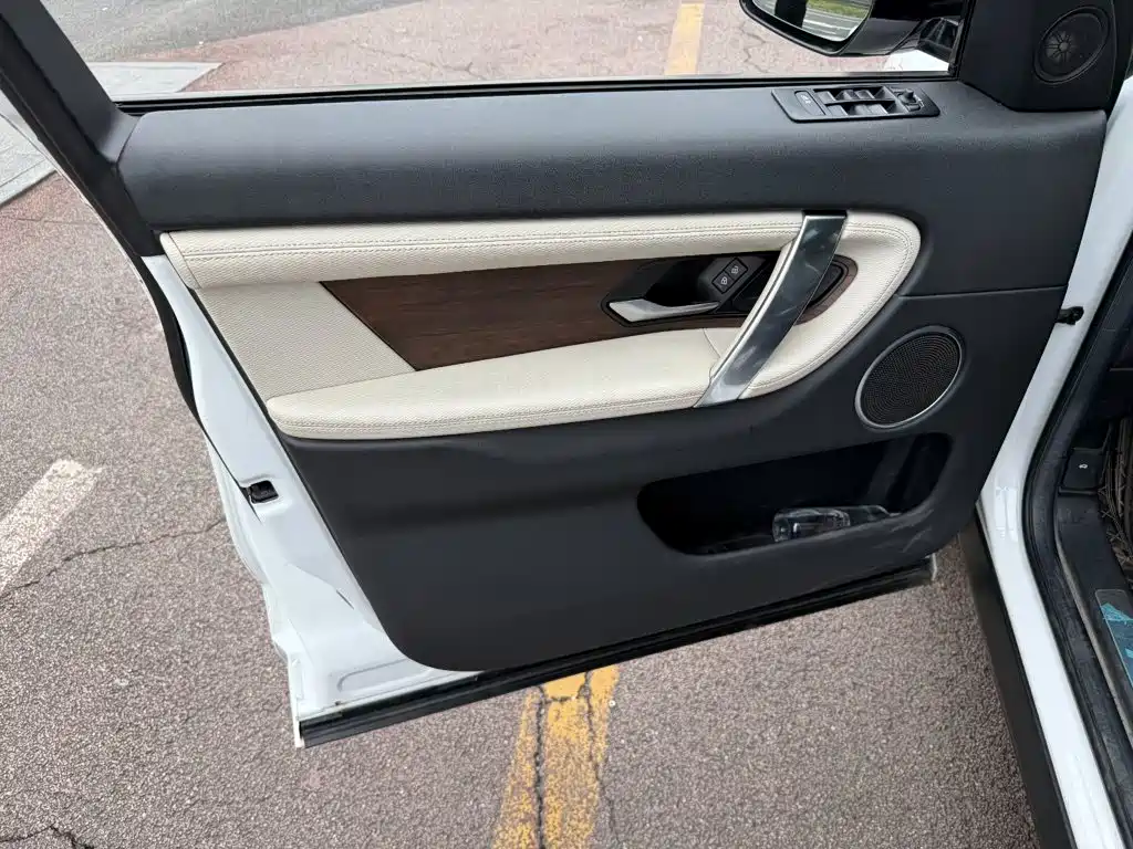 Land Rover Discovery Sport — миниатюра 6