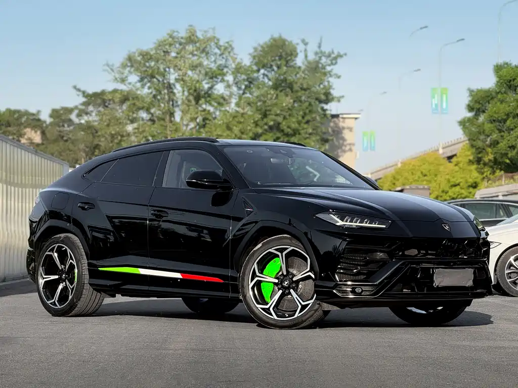 Lamborghini Urus - фото 3