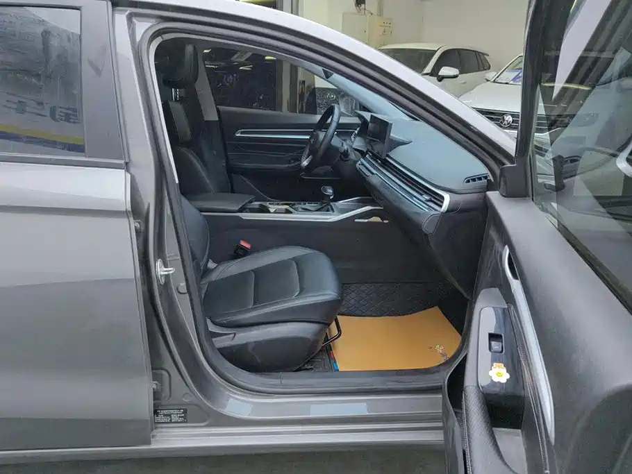 Geely Emgrand — миниатюра 8