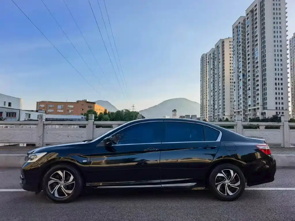 Honda Accord — миниатюра 3