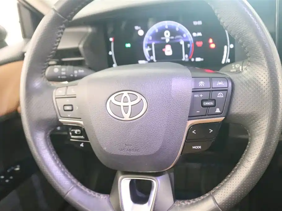 TOYOTA CAMRY