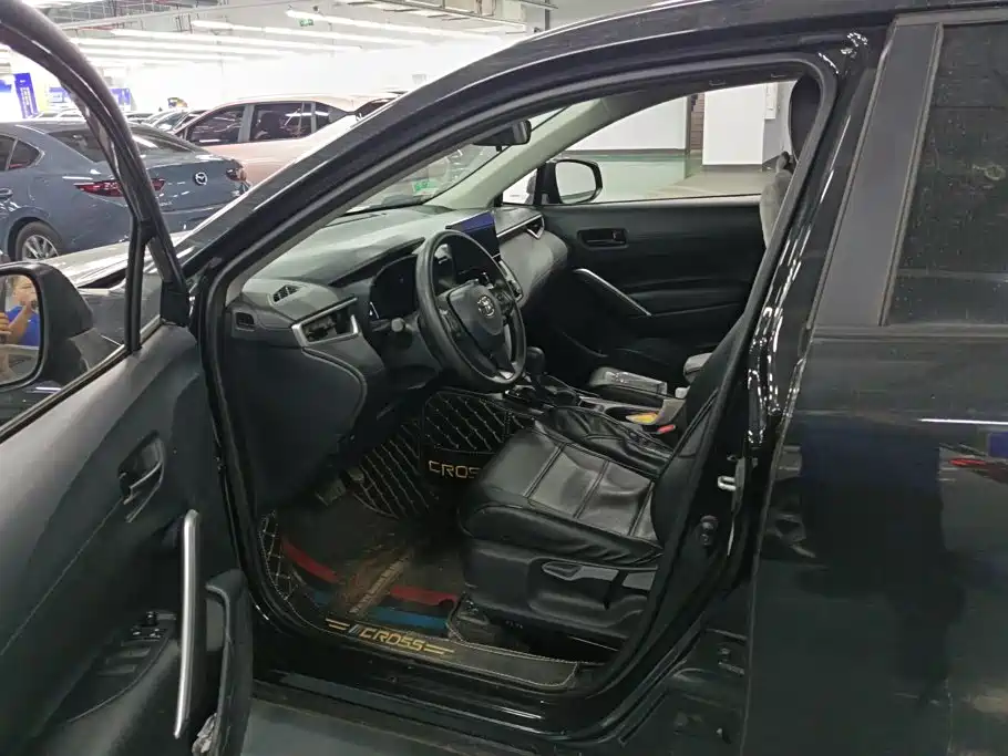 Toyota Corolla Cross — миниатюра 9