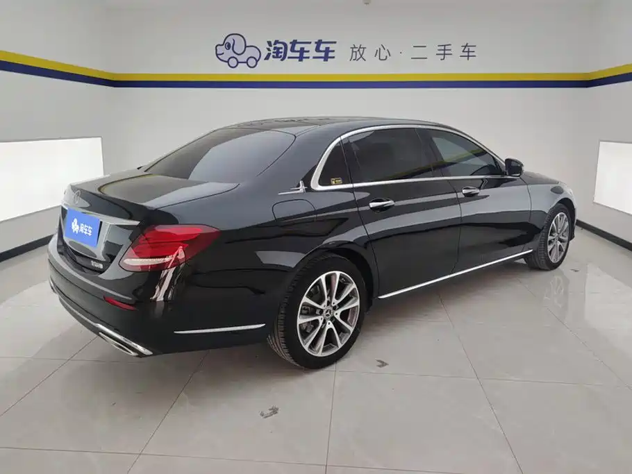Mercedes-Benz E-Class — миниатюра 3