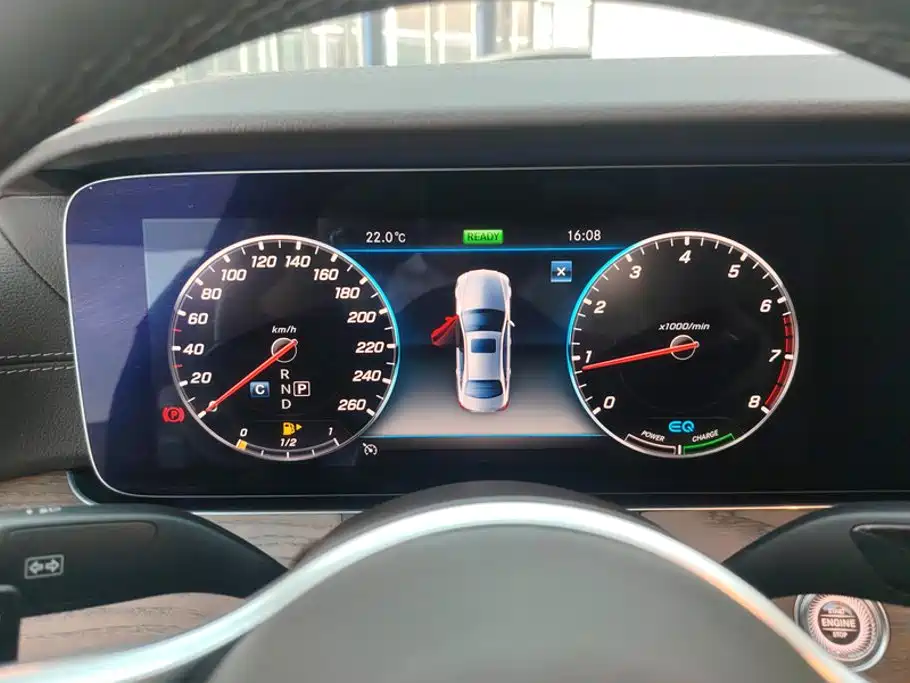 Mercedes-Benz E-Class — миниатюра 14