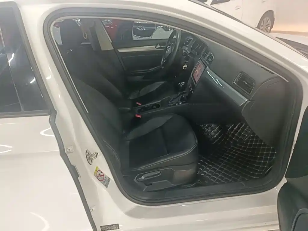 Volkswagen Lamando — миниатюра 25