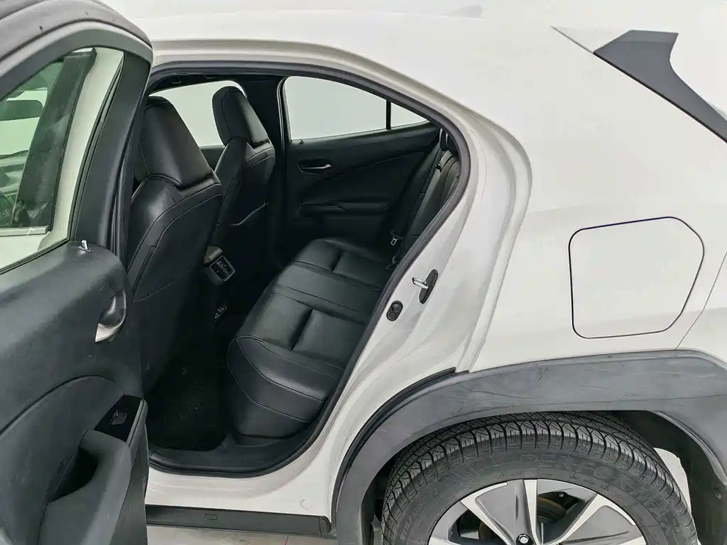 Lexus UX New Energy — миниатюра 20