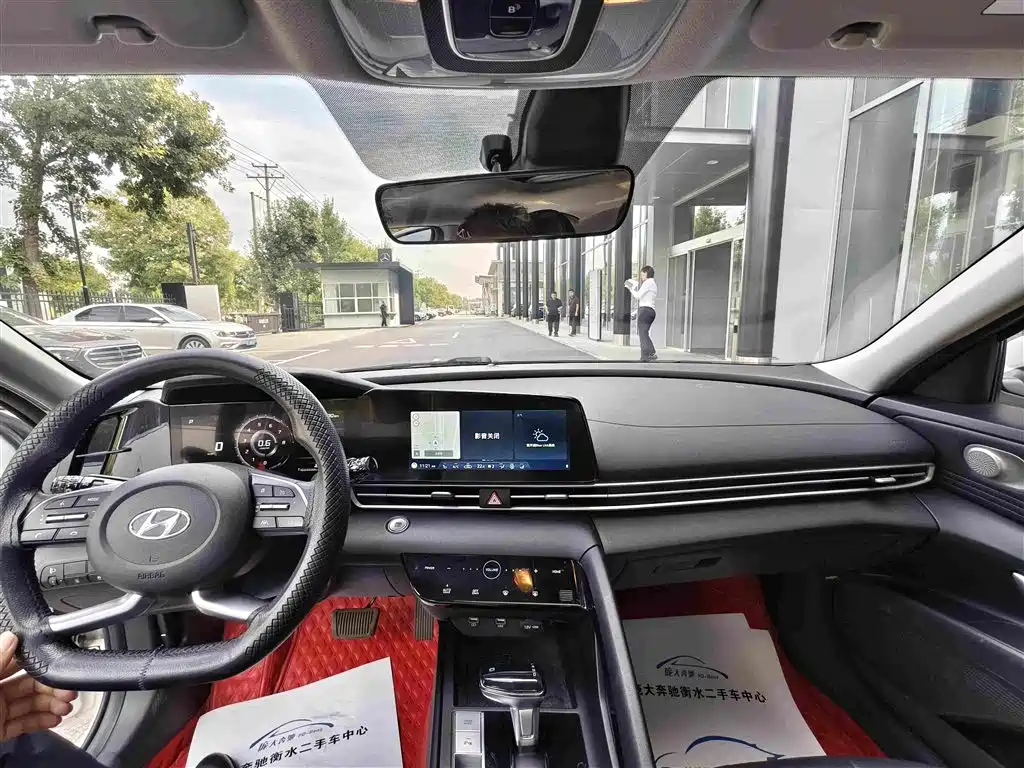 Hyundai Elantra — миниатюра 15