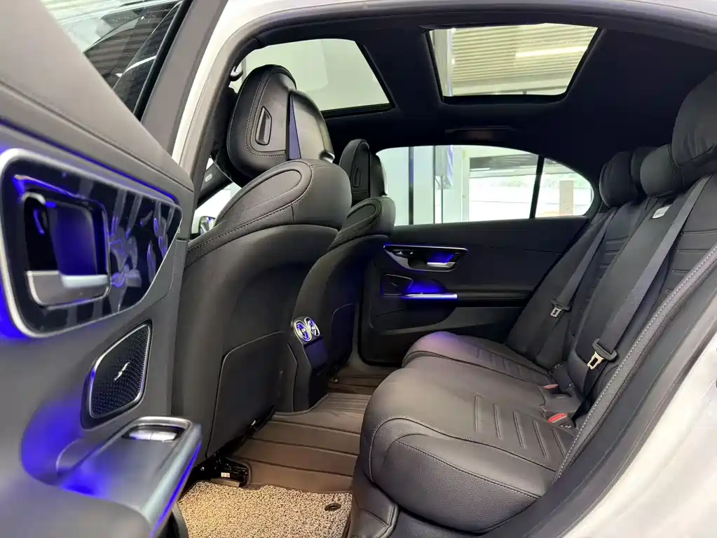 Mercedes-Benz C-Class — миниатюра 9