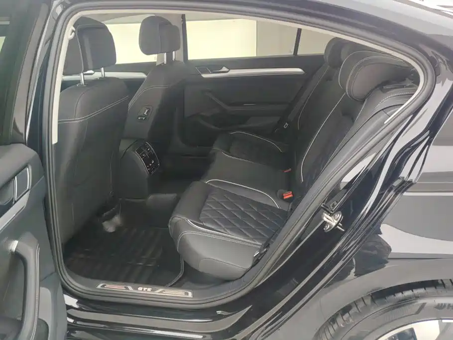 Volkswagen Magotan PHEV — миниатюра 11