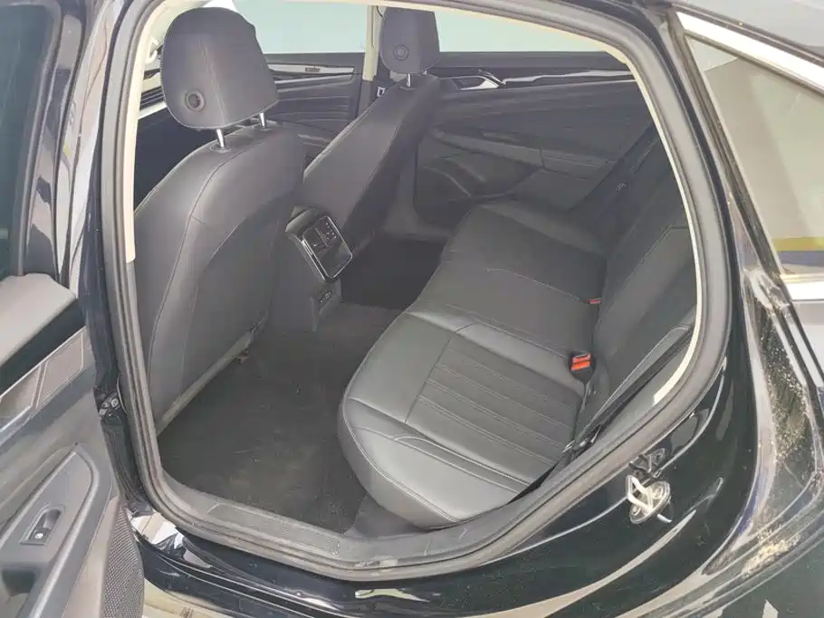 Volkswagen Passat — миниатюра 11