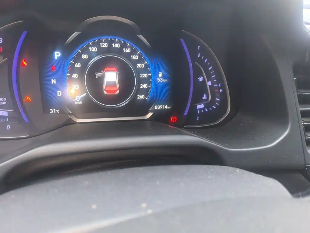 Hyundai Elantra — миниатюра 5