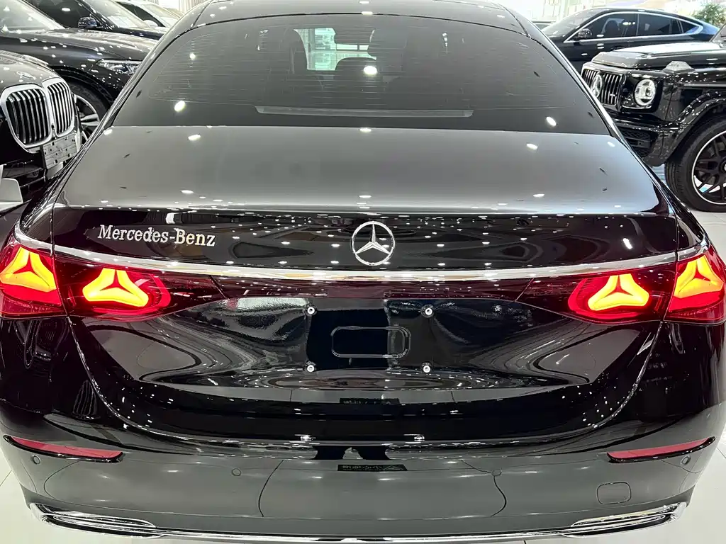 Mercedes-Benz E-Class — миниатюра 5