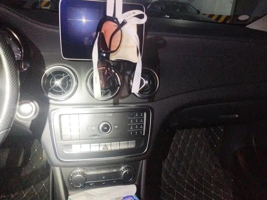 Mercedes-Benz GLA — миниатюра 13
