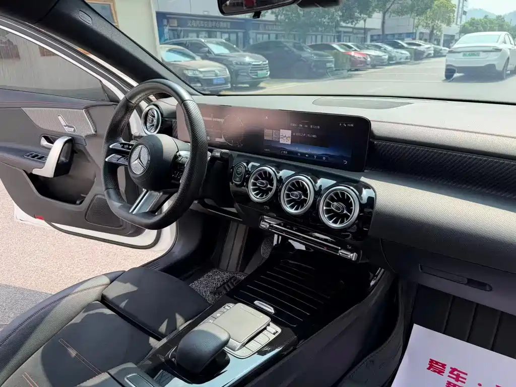 Mercedes-Benz A-Class — миниатюра 12