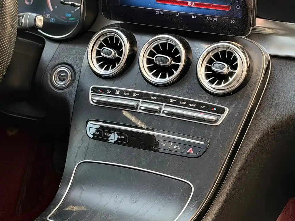 Mercedes-Benz C-Class — миниатюра 9
