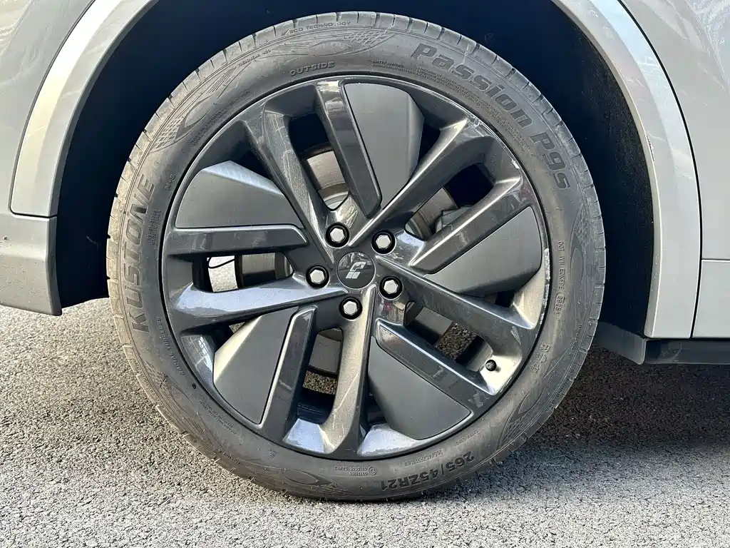 Li Auto Li L8 — миниатюра 10