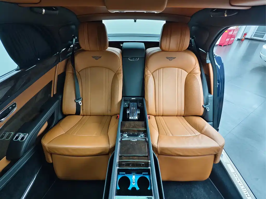 Bentley Mulsanne - фото 9