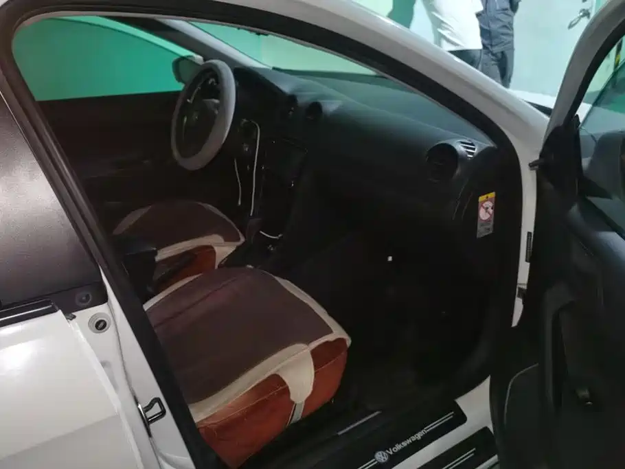 Volkswagen Jetta — миниатюра 8