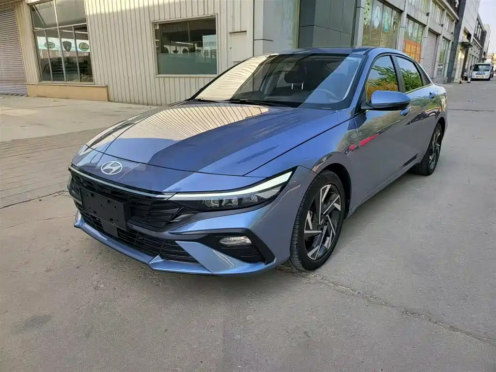 Hyundai Elantra 2024