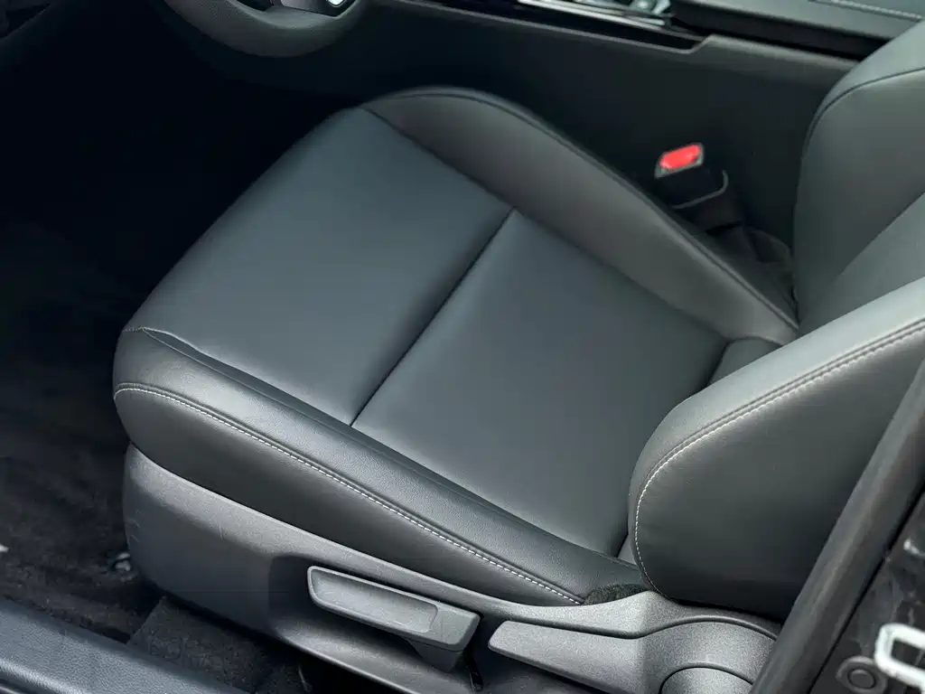 Toyota Camry — миниатюра 15