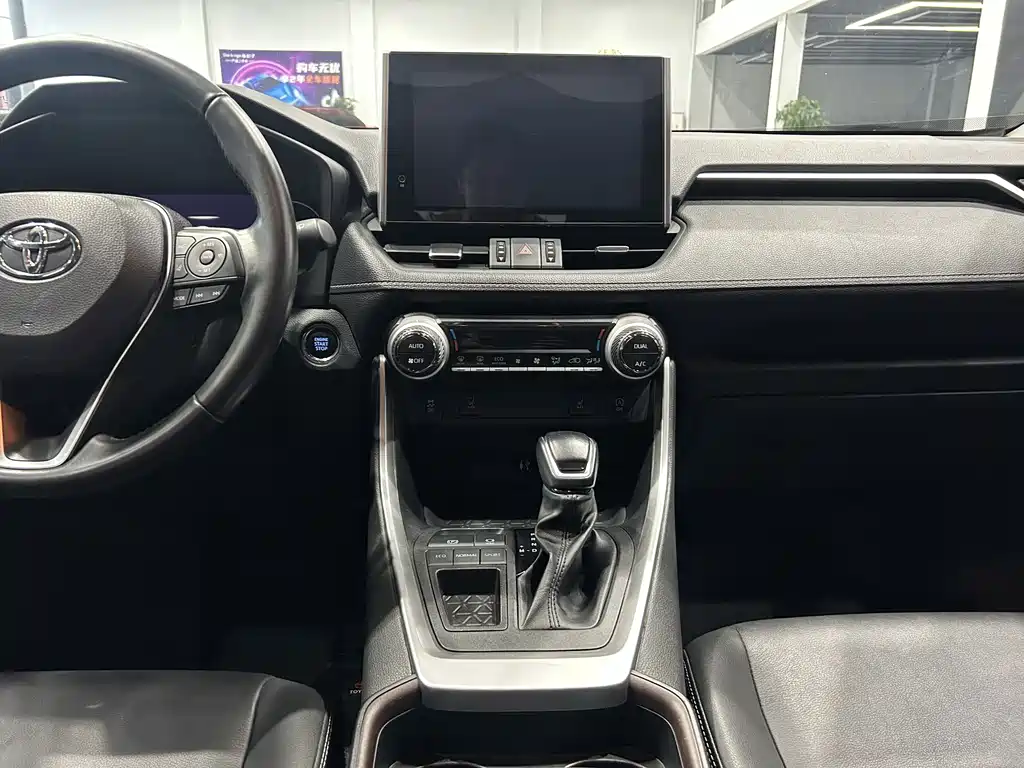 Toyota RAV4 — миниатюра 12