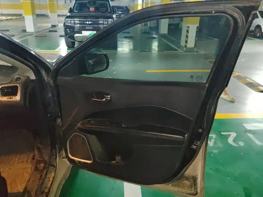 Jeep Compass — миниатюра 8