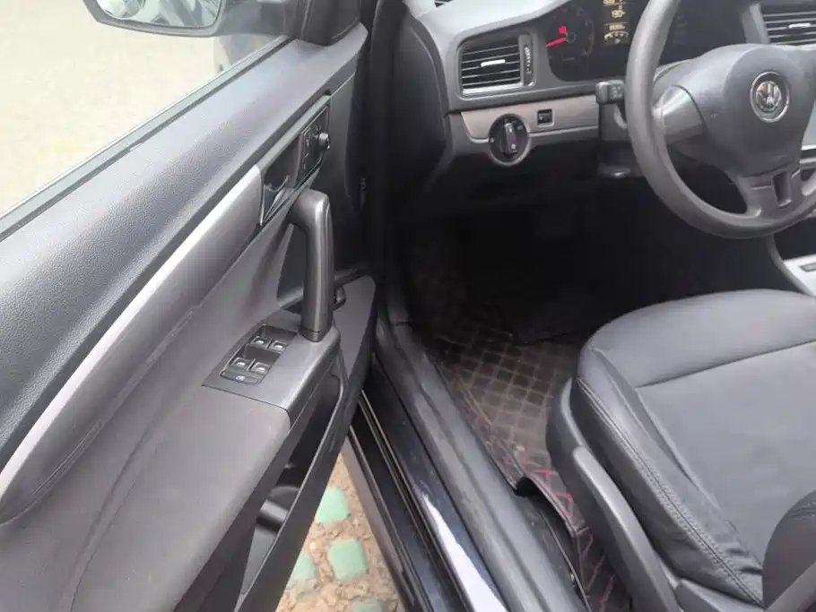 Volkswagen Lavida — миниатюра 6