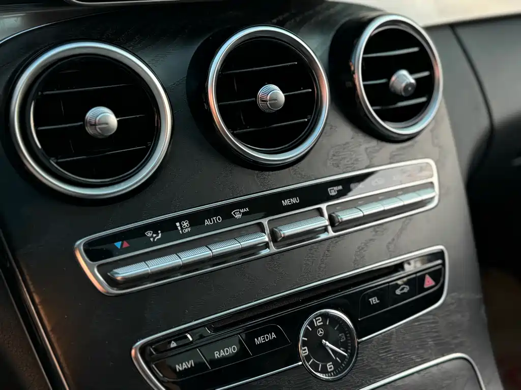 Mercedes-Benz C-Class — миниатюра 16