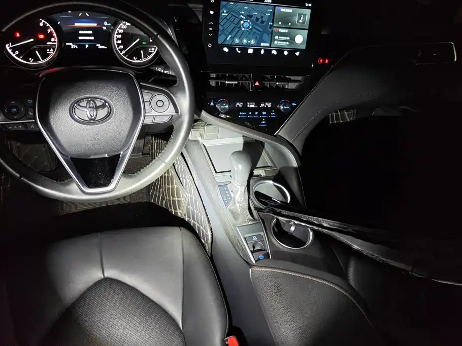 Toyota Camry — миниатюра 12