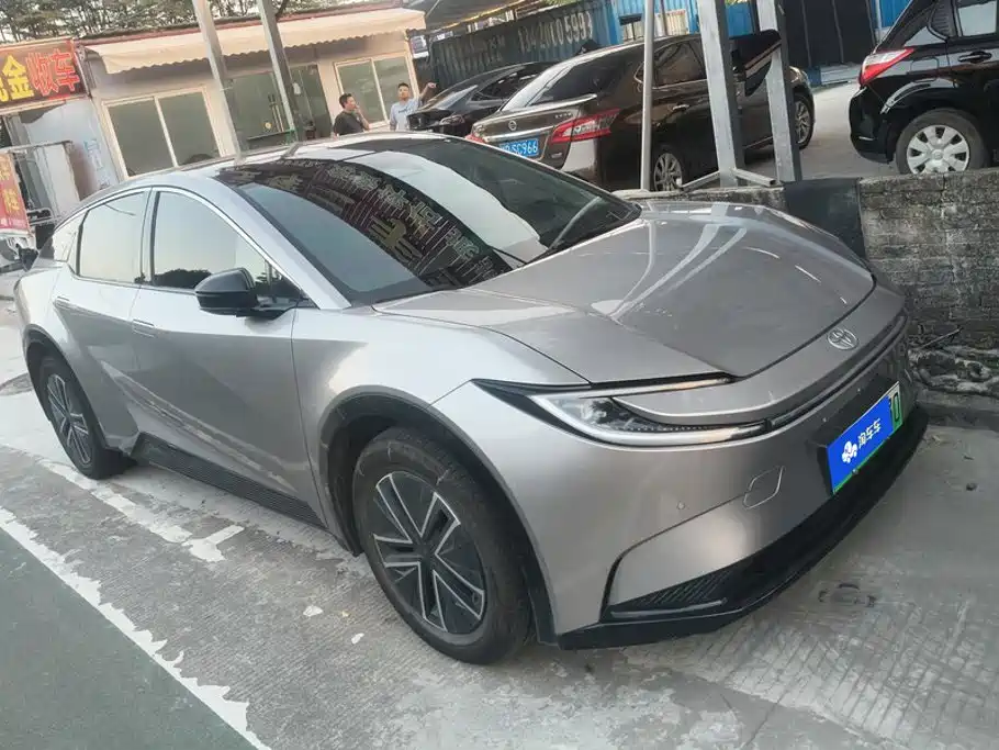 Toyota bZ5
